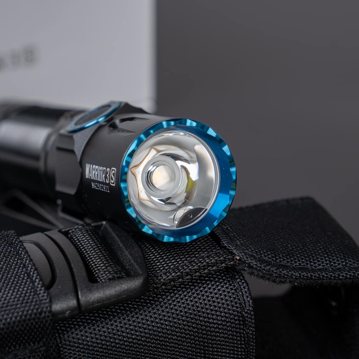 Den pin Olight Warrior 3S