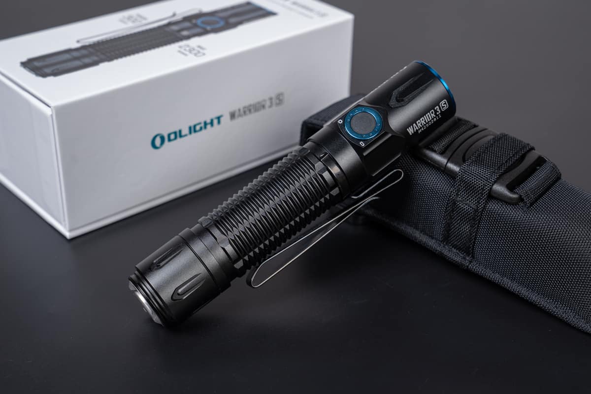 Den pin Olight Warrior 3S