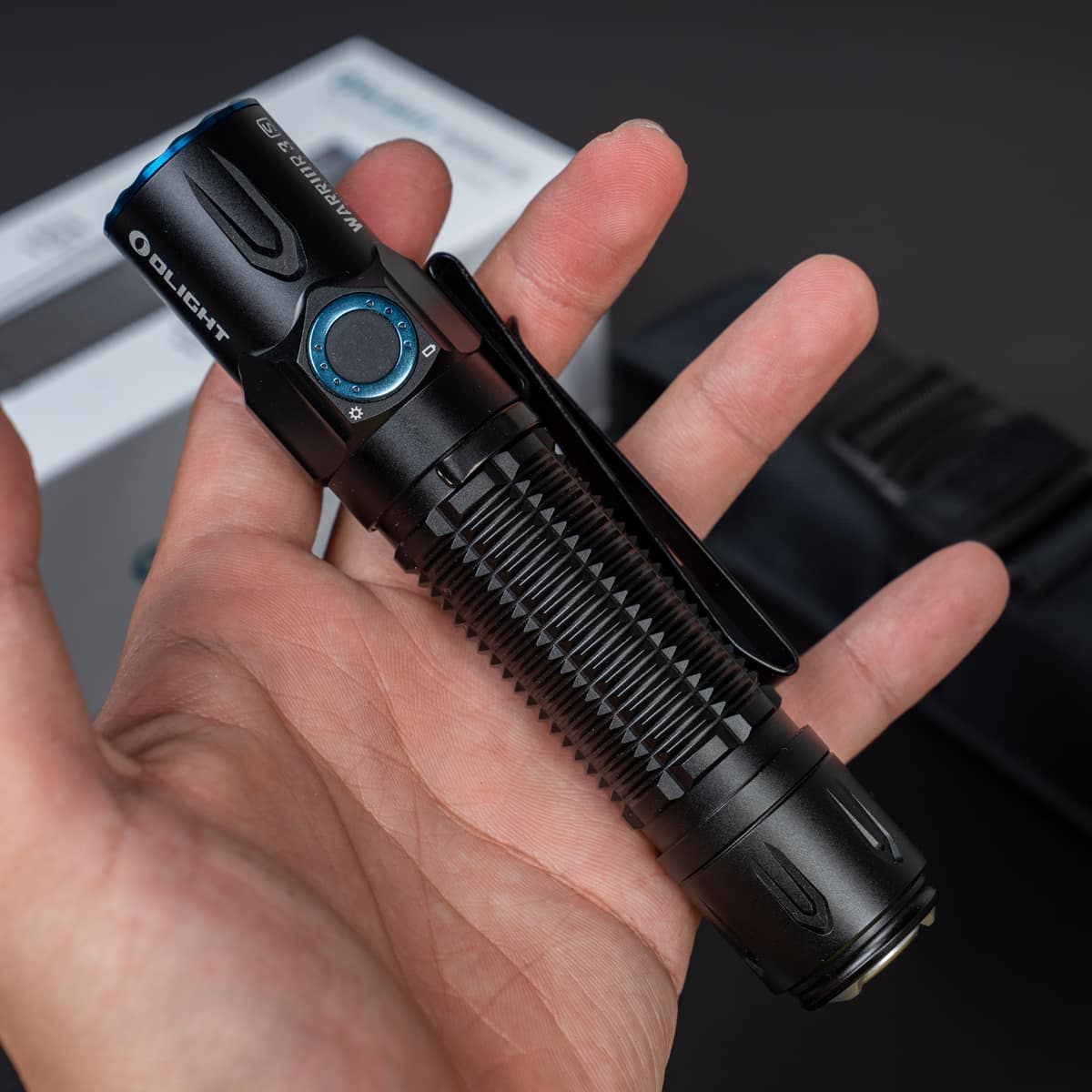 Den pin Olight Warrior 3S