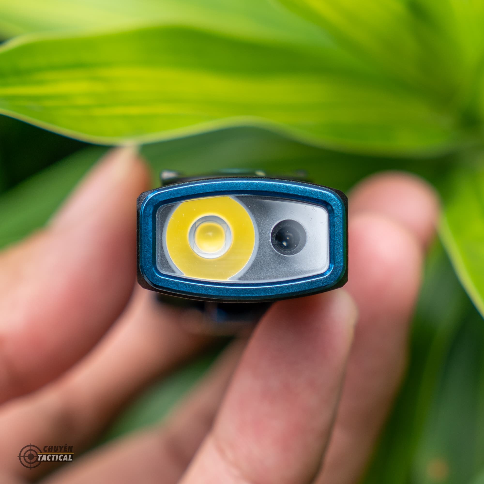 Đèn Pin Olight Arkfeld NW