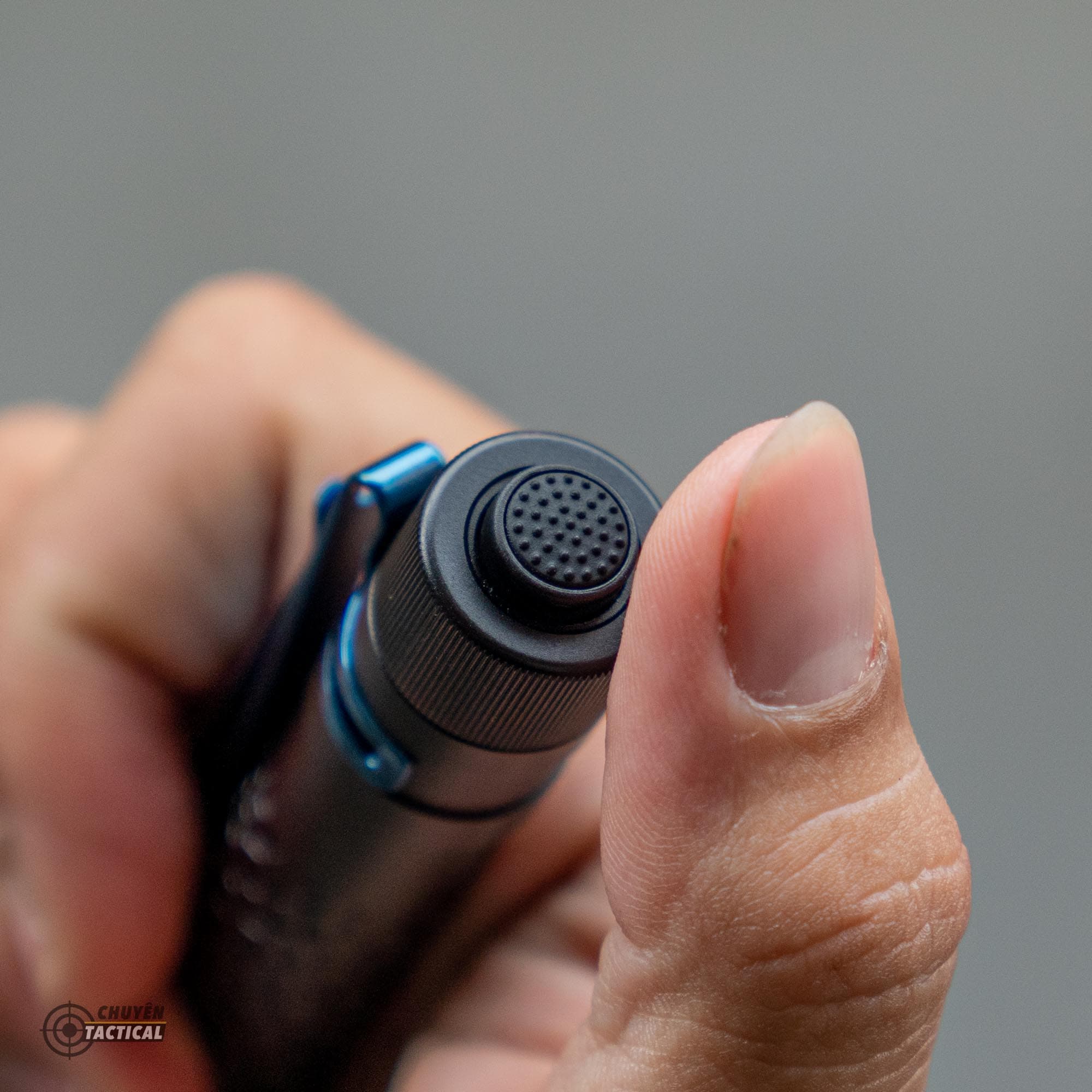 Den Pin Olight i5T Plus Pebble