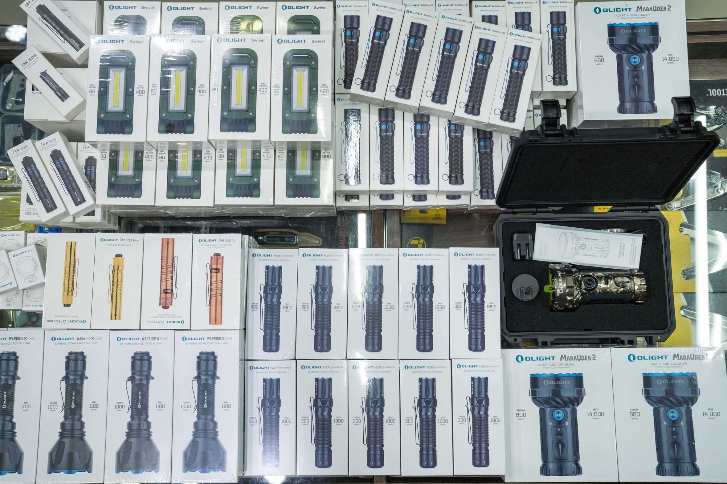Olight là thương hiệu đèn pin có thiết kế rất trẻ trung và hiện đại. Olight là thương hiệu đèn pin có thiết kế rất trẻ trung và hiện đại.