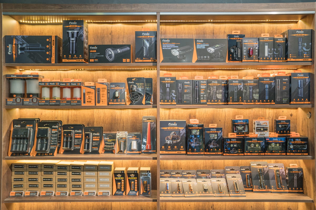 Chuyên Tactical - Đại lý chuyên đèn pin siêu sáng, balo, phụ kiện dã ngoại cao cấp