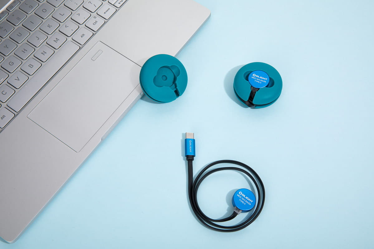 Dây sạc của đèn pin Olight  xịn xò