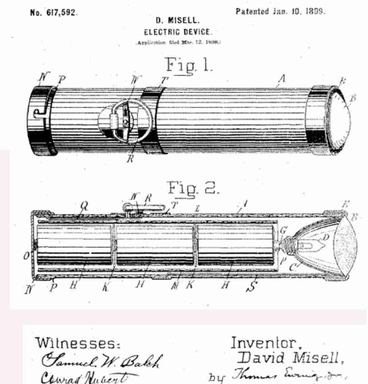 Năm 1896, chiếc đèn pin đầu tiên được phát minh bởi David Misell (người Anh)