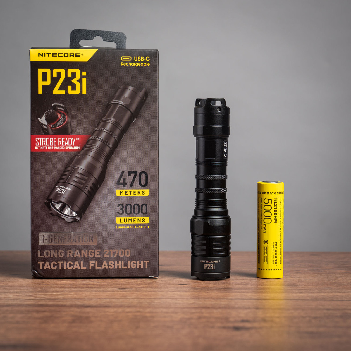Den pin Nitecore P23i