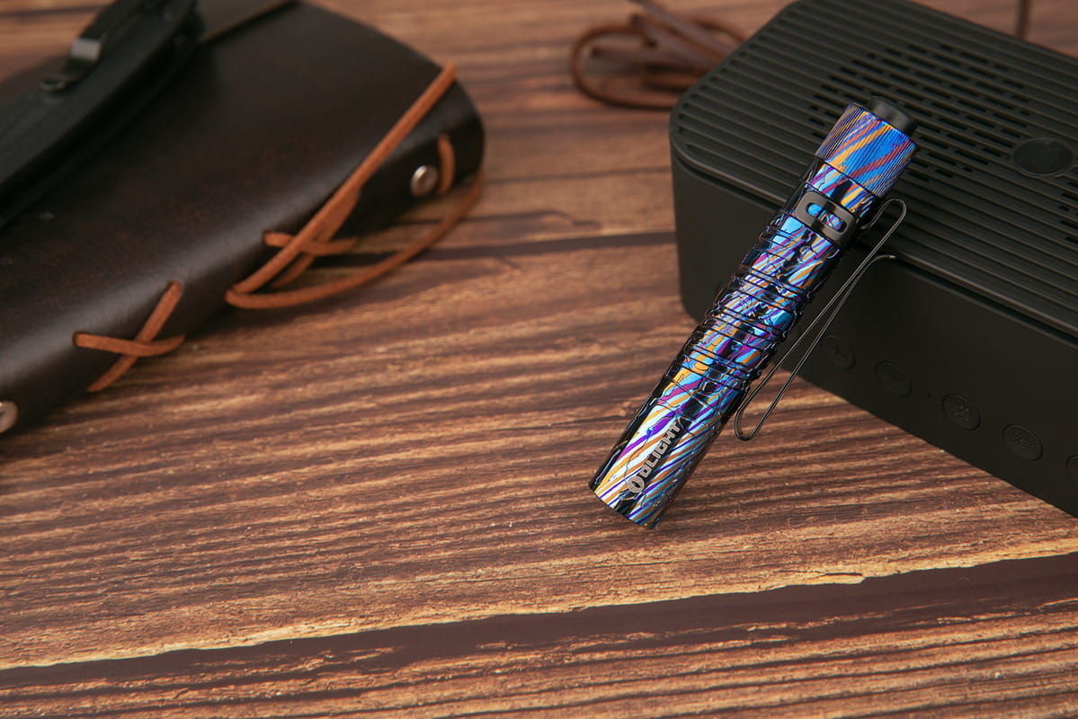 Đèn pin Olight Titanium Damascus (i3T damacus)