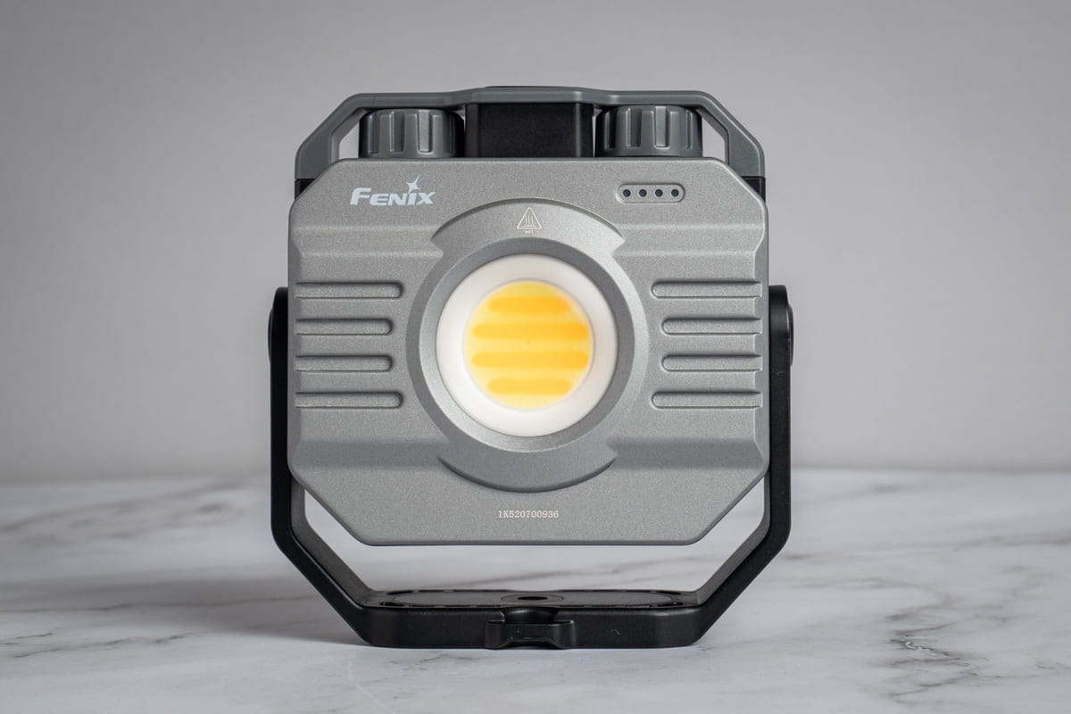 Đèn pin cắm trại Fenix CL28R