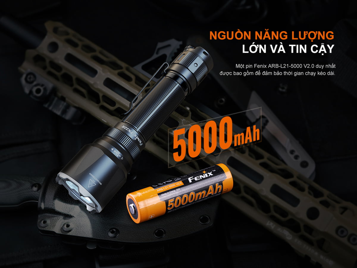 Đèn pin tác chiến Fenix TK22R được cung cấp nguồn năng lượng từ pin sạc dung lượng lớn.