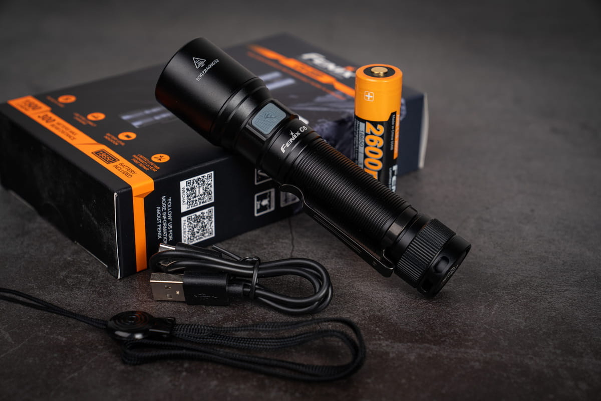 Đèn pin Fenix C6