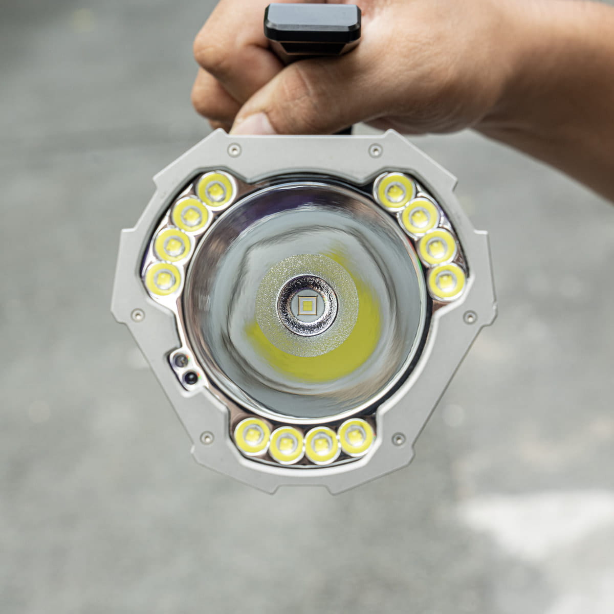 Cụm đèn cao cấp Fenix LR60R
