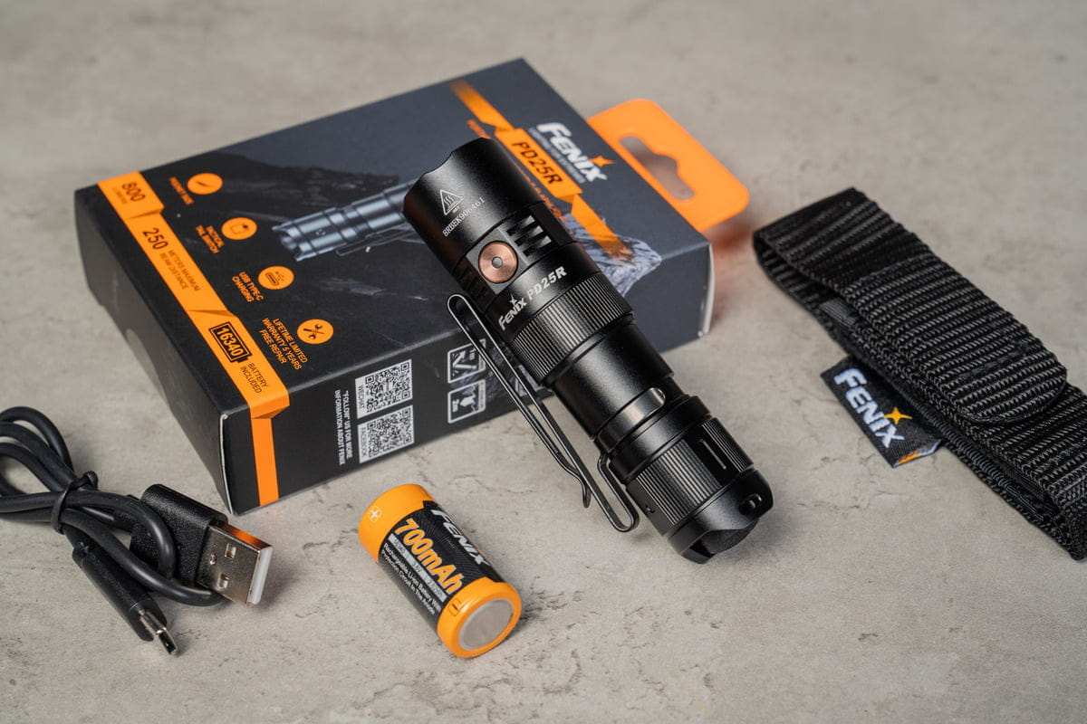 Bộ đèn pin Fenix PD25R 