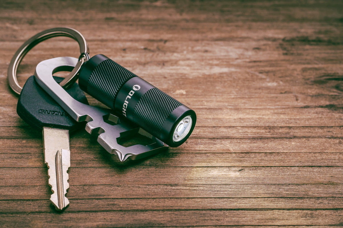 Đèn pin móc khoá Olight I1R 2 Pro