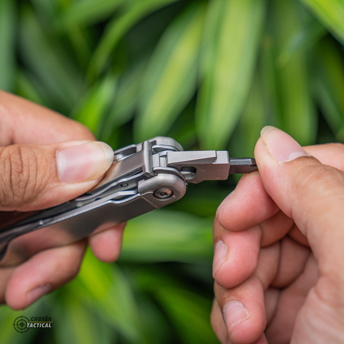 Kim da nang Leatherman Surge