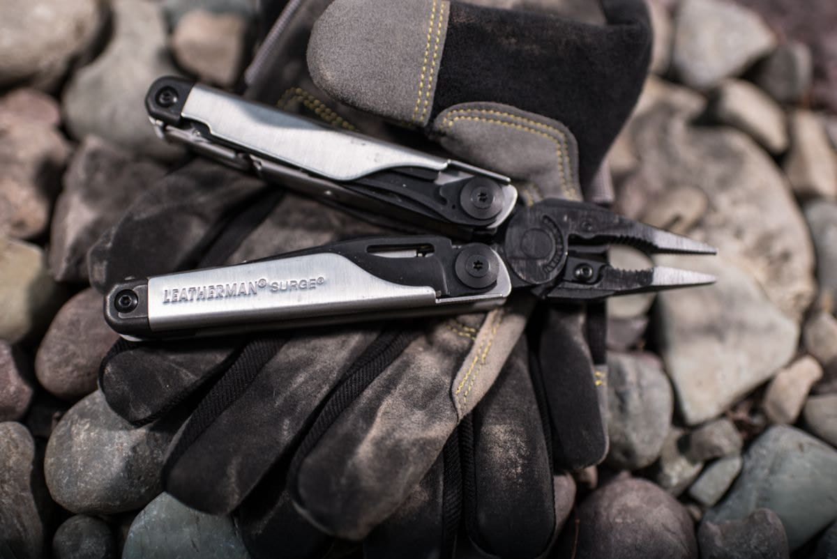 Leatherman Surge duoc thiet ke bo tron
