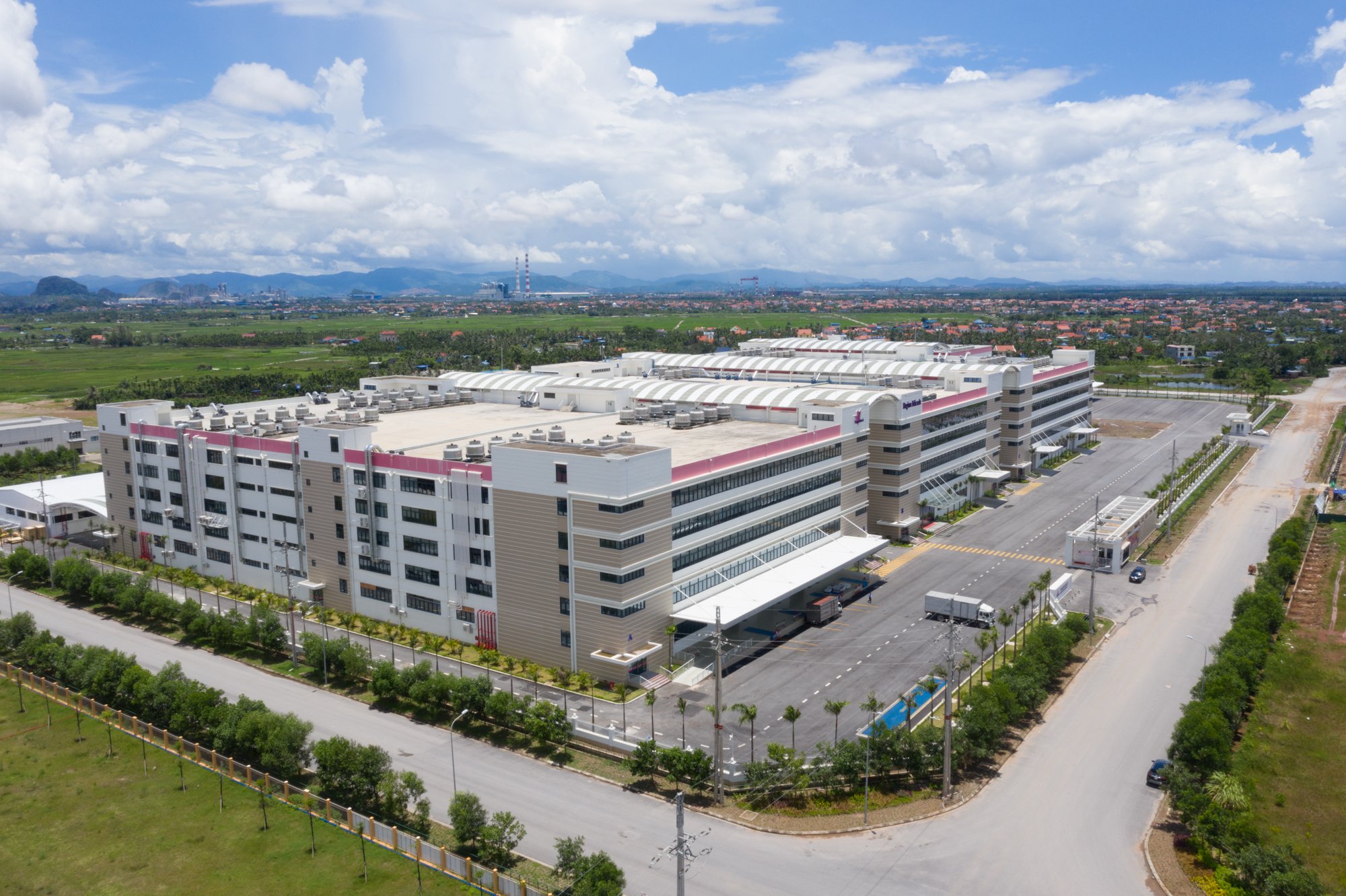 Nhà xưởng Regina Miracle International Vietnam (GĐ 5,6,7,8)