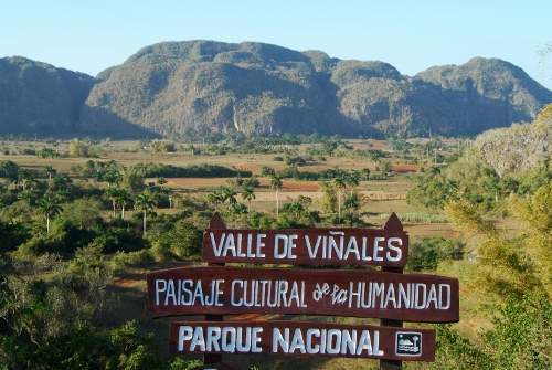 HAVANA – PINA DE RIO - VIÑALES – HAVANA (Ăn ba bữa) HAVANA – PINA DE RIO - VIÑALES – HAVANA (Ăn ba bữa)